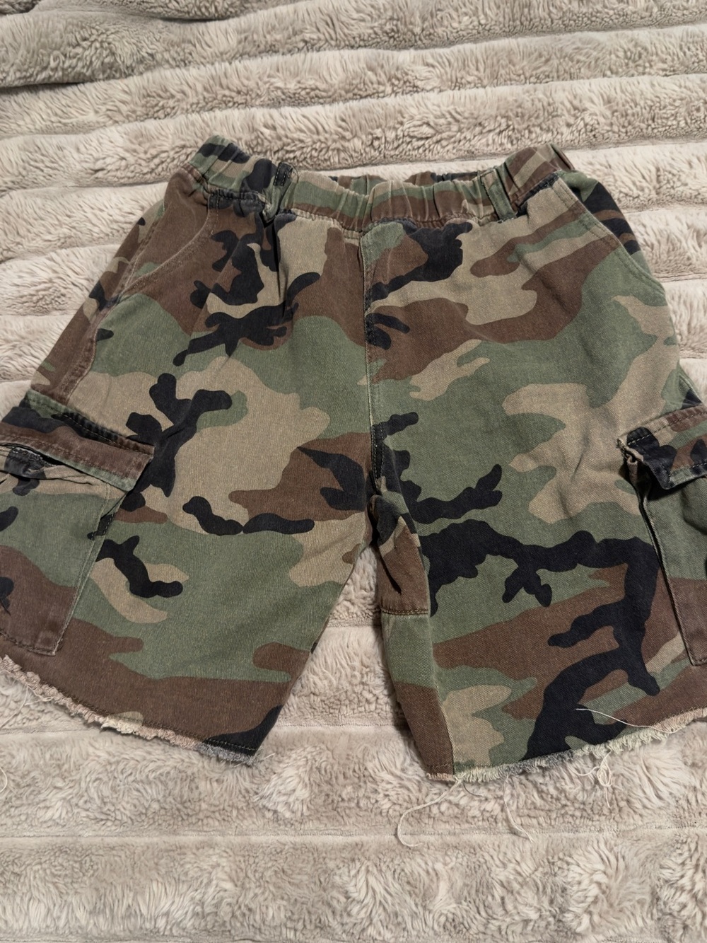 Women Camouflage Cargo Shorts - Green Camo